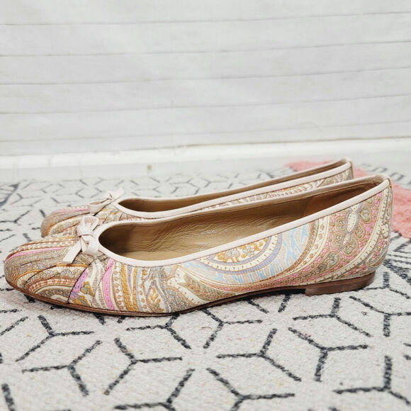 Stuart Weitzman Floral Paisley Print Silk and Leather Ballet Flats, sz 6 - Picture 1 of 15